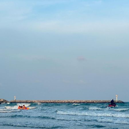Sea&Mountain View,5 Mins Walk To Famous Beach With King Size Bed HHQ Buitenkant foto