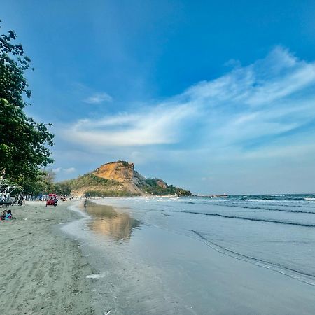 Sea&Mountain View,5 Mins Walk To Famous Beach With King Size Bed HHQ Buitenkant foto