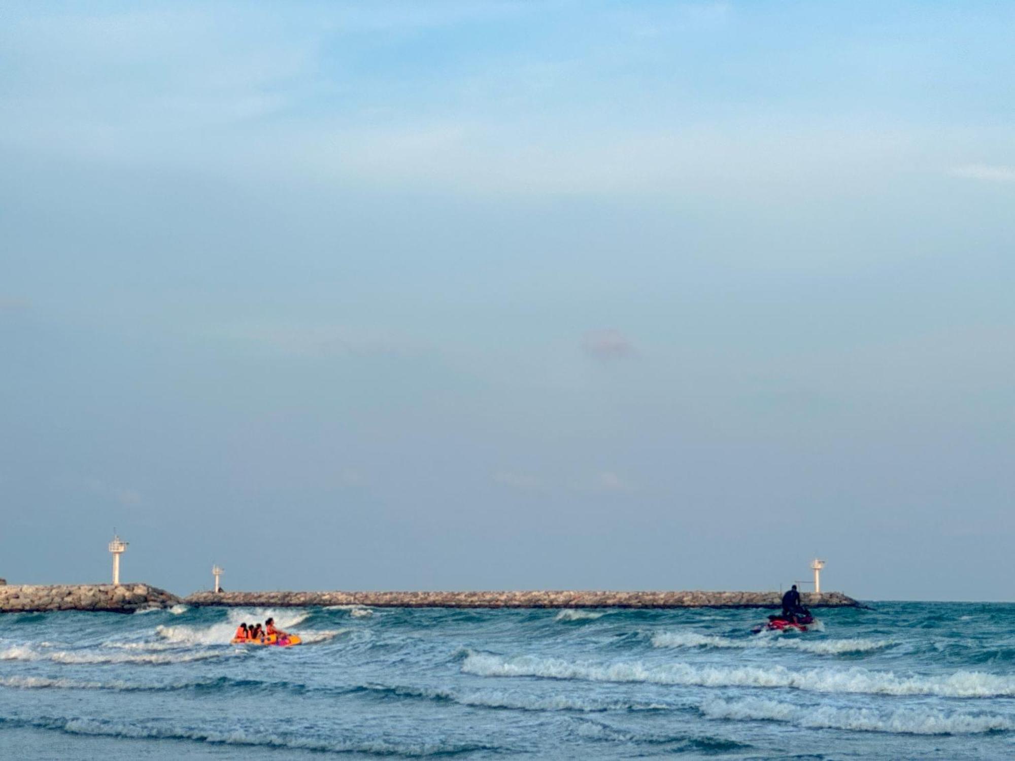 Sea&Mountain View,5 Mins Walk To Famous Beach With King Size Bed HHQ Buitenkant foto