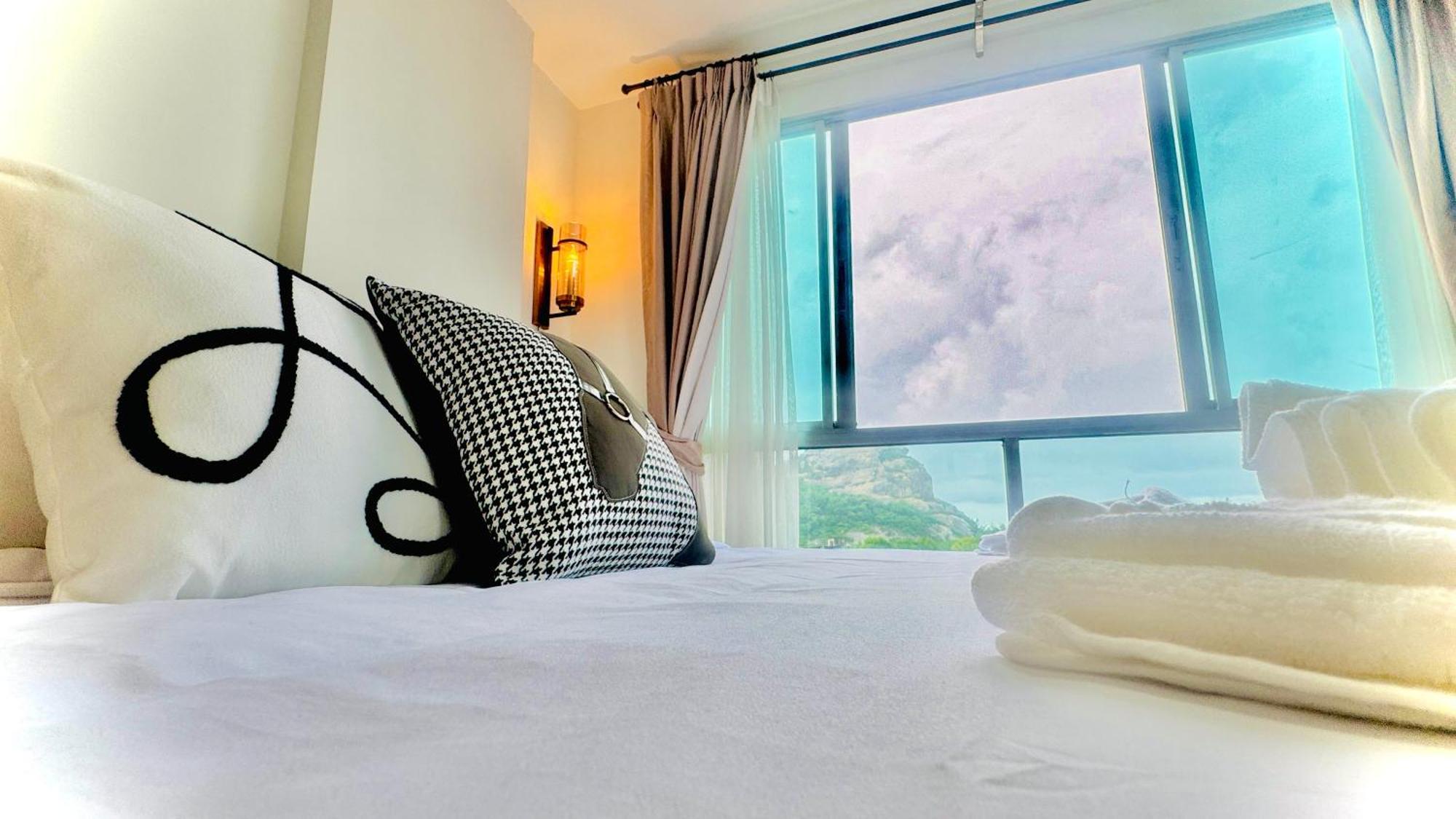 Sea&Mountain View,5 Mins Walk To Famous Beach With King Size Bed HHQ Buitenkant foto