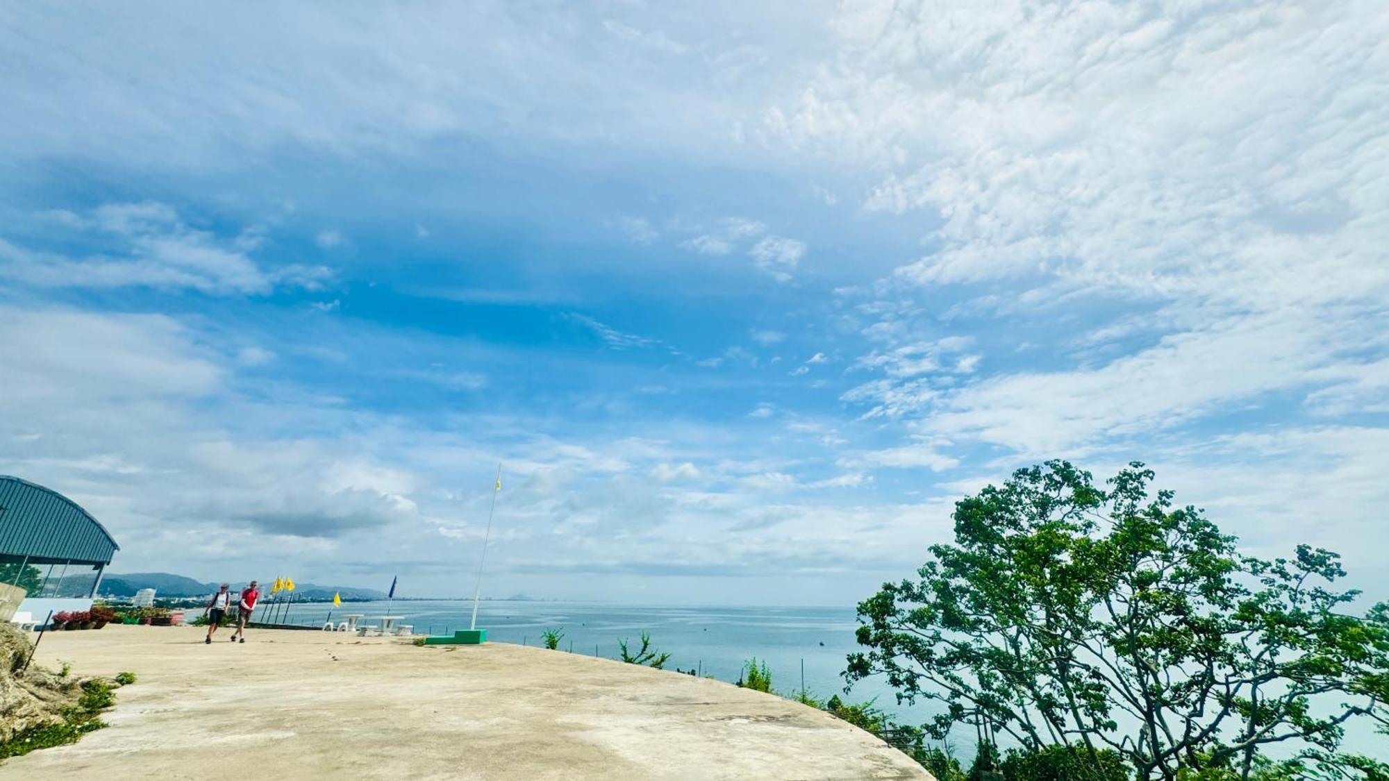 Sea&Mountain View,5 Mins Walk To Famous Beach With King Size Bed HHQ Buitenkant foto